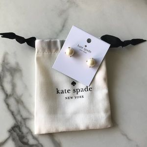 NWT kate spade new york pearl earrings✨